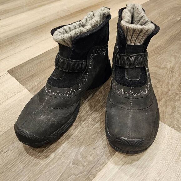 Columbia Women's 8 Winter Waterproof Bootie - Picture 1 of 8